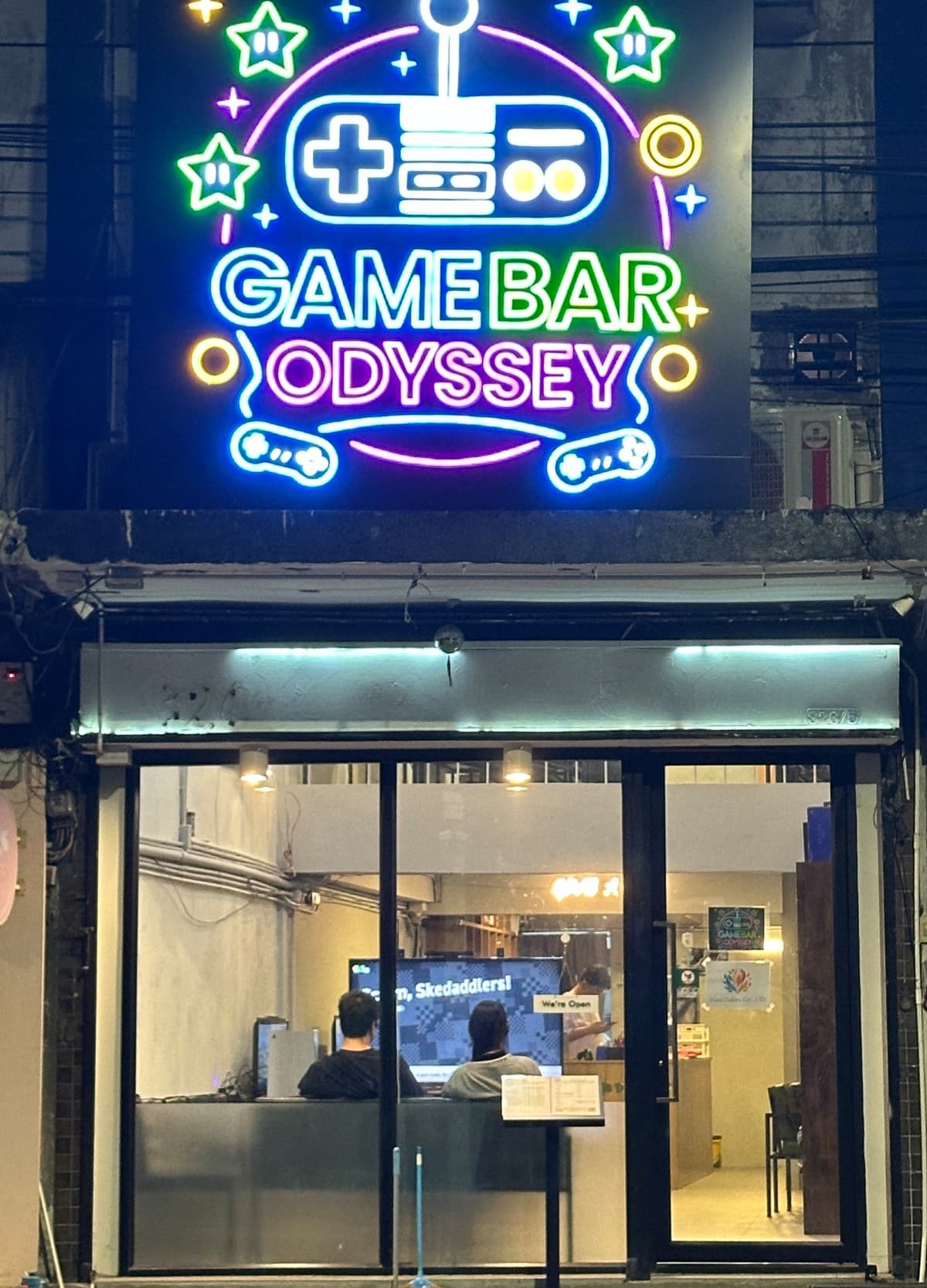 バンコク・エカマイのゲームバーOdysseyの外観