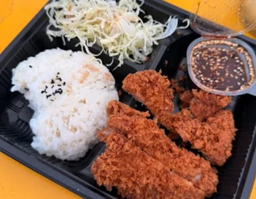 料理：香ばしく挽いた胡麻ソースで食べるTonkatsu Sho @Sukhumvit26のとんかつ