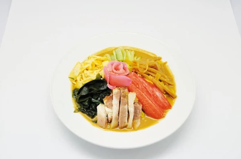 料理：夏の定番メニューの担々麺の冷やし中華