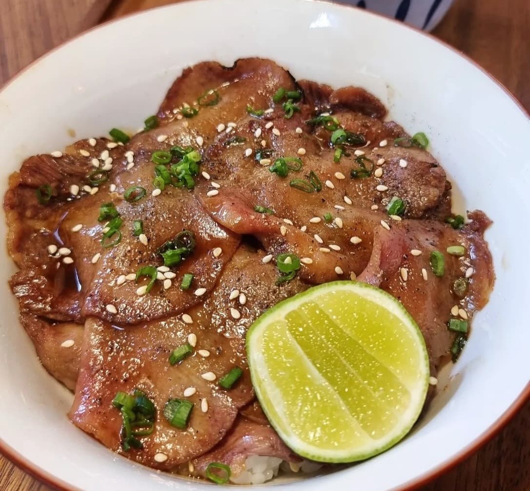 Lust Ramenの炙りチャーシュー丼