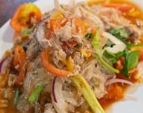 ZAPVER ONNUT Isaan foodのソムタム
