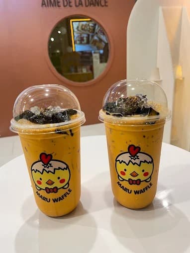 MARU WAFFLEのマンゴードリンク2種類