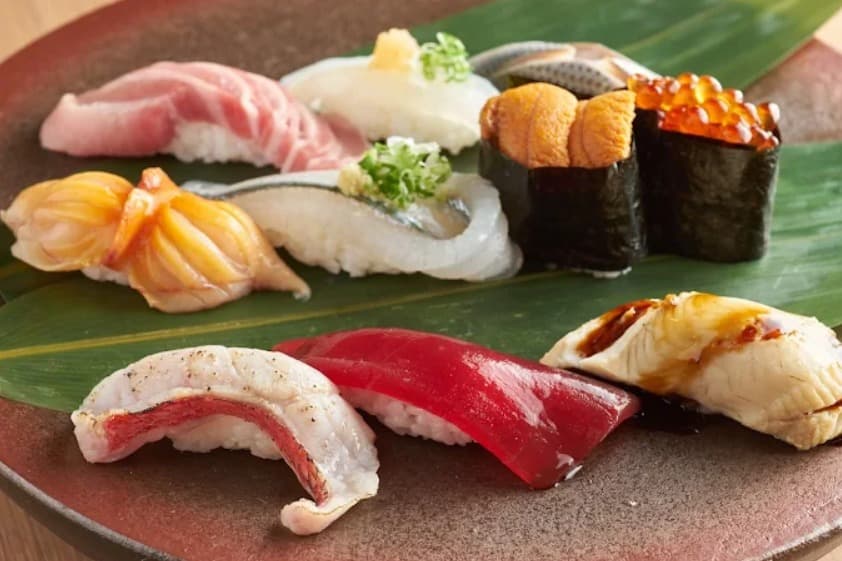 料理:リーズナブルなにぎり寿司セット