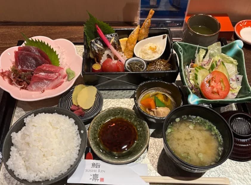 料理:満足感のある刺身セット