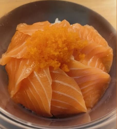Tita sushiのサーモン丼