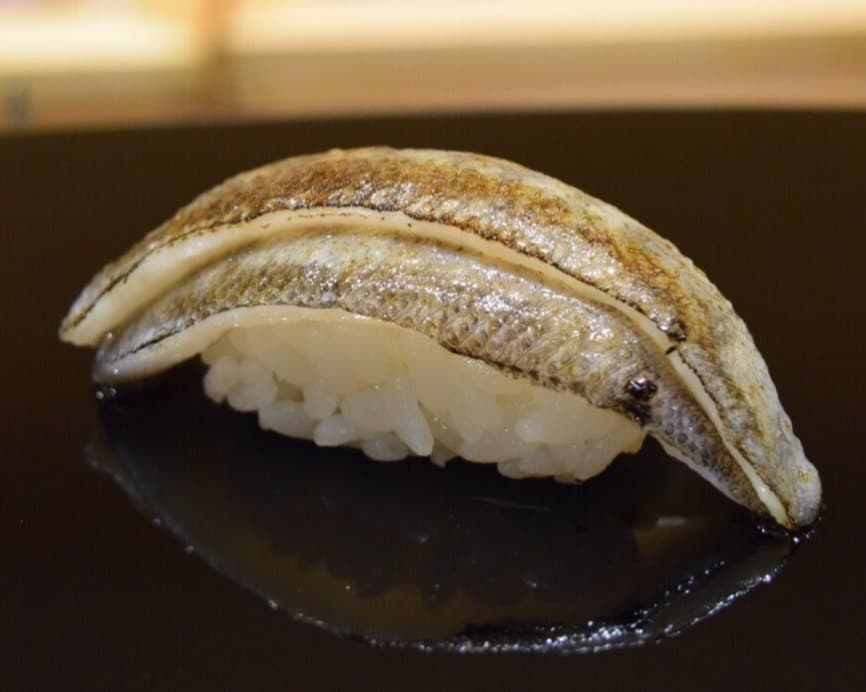 Sushi Kubotaの光り物を使った握り寿司