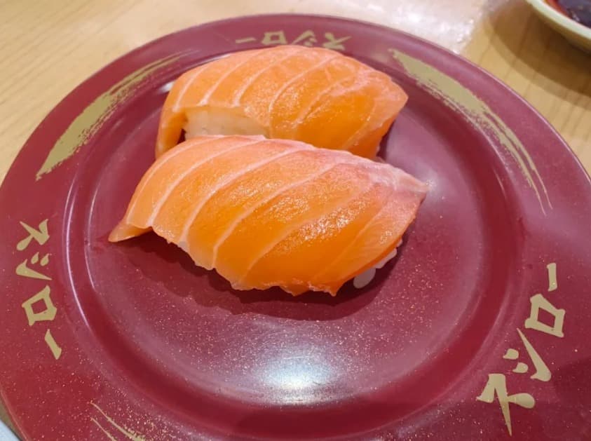 料理:一皿から選べるスシロー エンポリアム店のサーモン