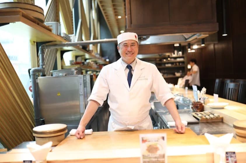 店内:職人の技を体感できる天翔(TEN-SHOW Live kitchen)のカウンター席