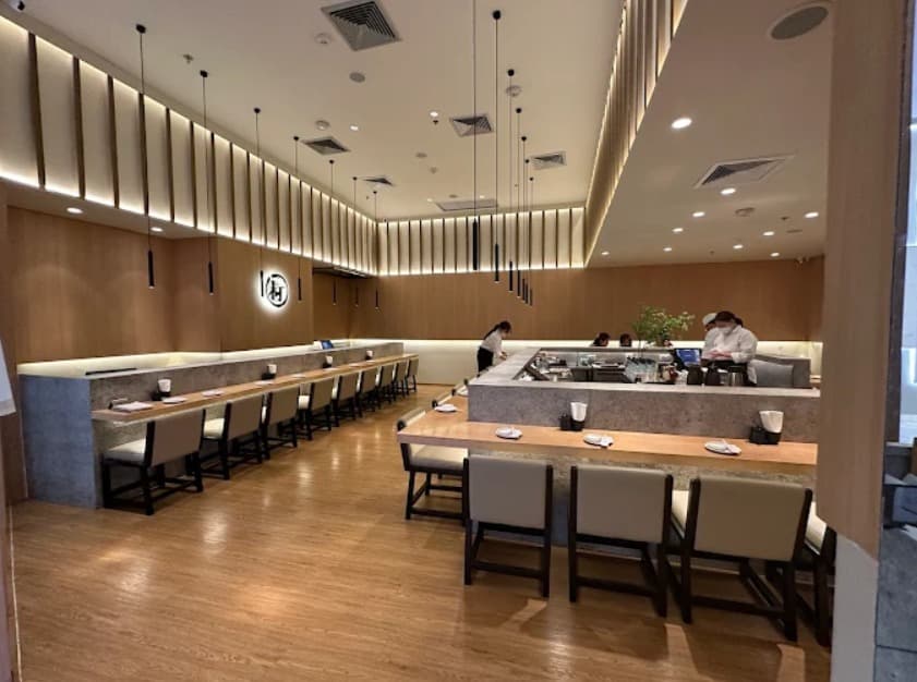 店内:高級感のあるKanori Hand Roll Bar (EmQuartier)のカウンター席