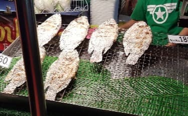 Salt Grilled Fishの焼き上がった塩焼き魚