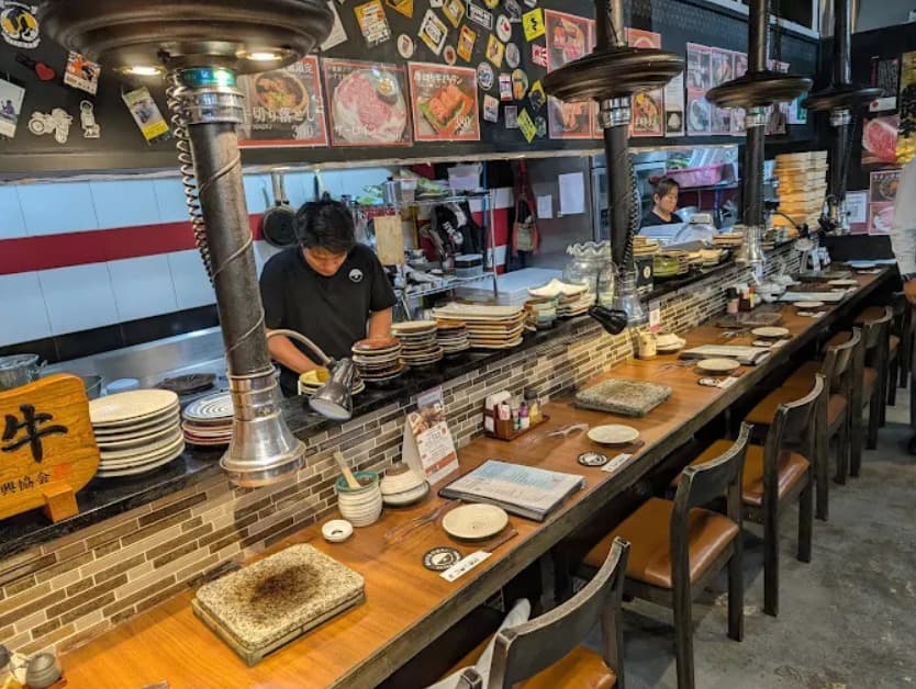 店内:一人でも使いやすいやきにく おにくとごはん。のカウンター席