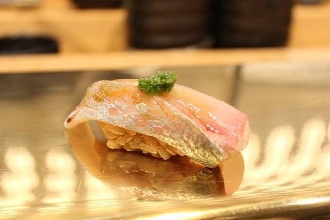 料理:エカマイにあるはんげつで人気の握り寿司