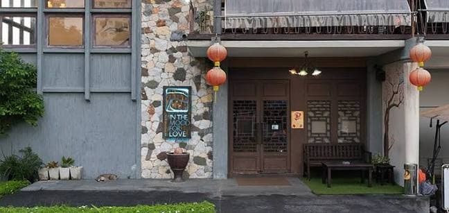 外観:エカマイで定評のある寿司店In the Mood for Loveの入口