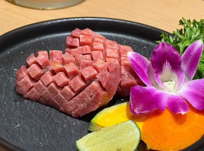 料理:絶妙な食感と旨味の肉匠の花咲タン