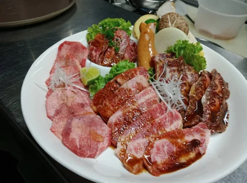 料理:部位ごとの食感を楽しめる焼肉 スタミナ苑 日本街店の焼肉セット