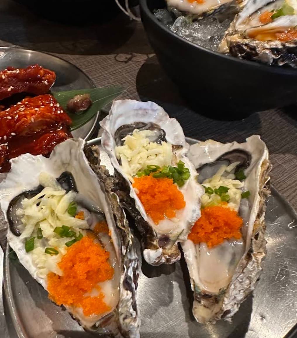 料理:精肉店 エカマイでよく注文される新鮮なカキ