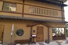 外観:接待やデート利用もしやすい炭火焼源 エカマイの外観