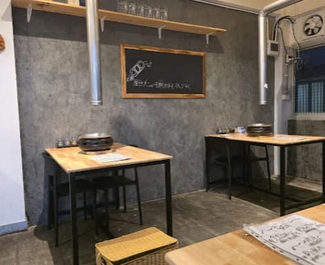 焼肉ホルモン バリバリ亭の店内席