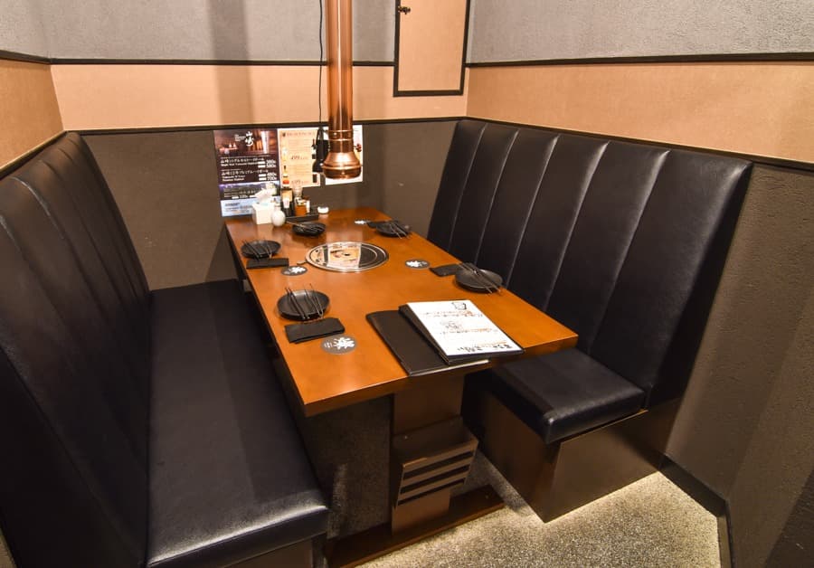 Yakiniku Kirabi 23 焼肉 燦 アソーク店のソファー席