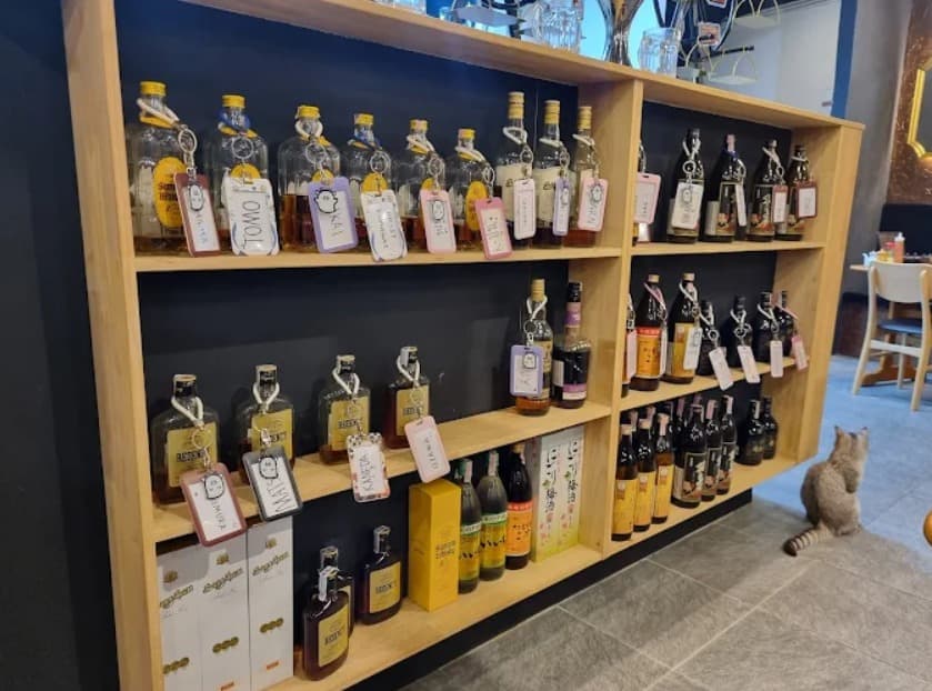 店内:お酒のし種類が豊富なTokyo Grill 31 炉庵離れの店内