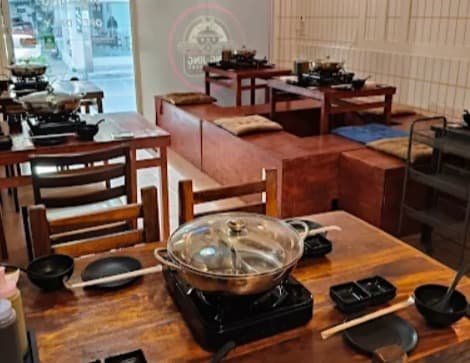 店内:Jing Jing Shabu Shabuのテーブル席