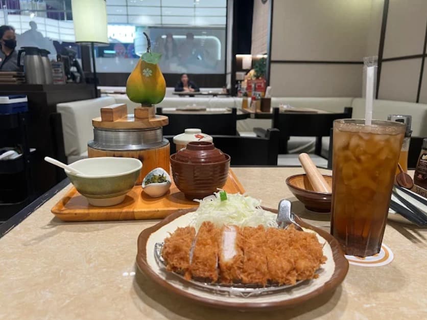 料理:サクサクとした衣のこごろカツ エムスフィアのとんかつ