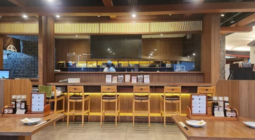 店内:お一人様も使いやすいとんかつ まい泉 エムクオーティエのカウンター席
