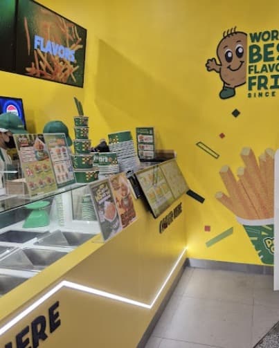 Potato Corner Century The Movie Plazaの店内カウンター