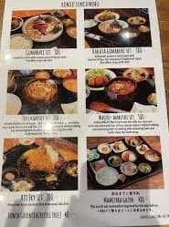 アソークでのランチタイムに重宝する、「コの字 KONOJI」のバラエティ豊かな定食メニュー一覧