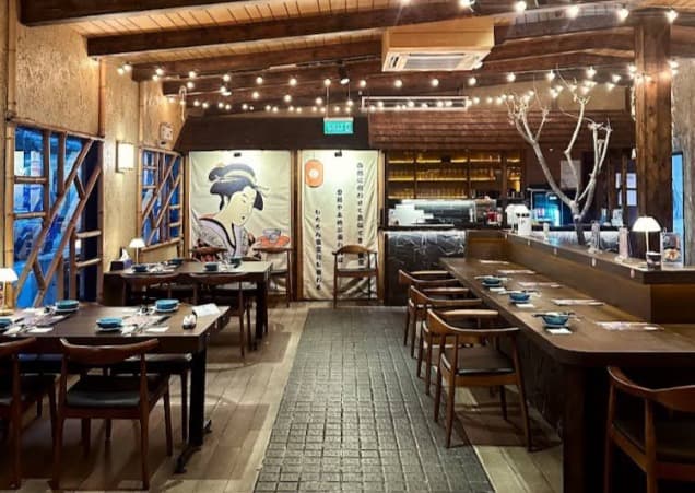 健鍋 すき焼き&しゃぶしゃぶの店内