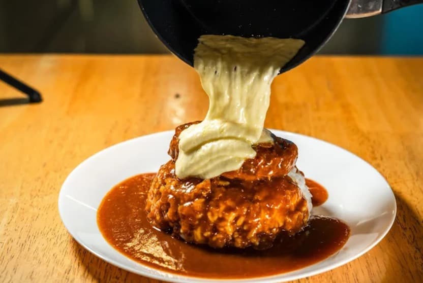 料理:濃厚なKhao yiphun ข้าวญี่ปุ่นのハンバーグチーズ