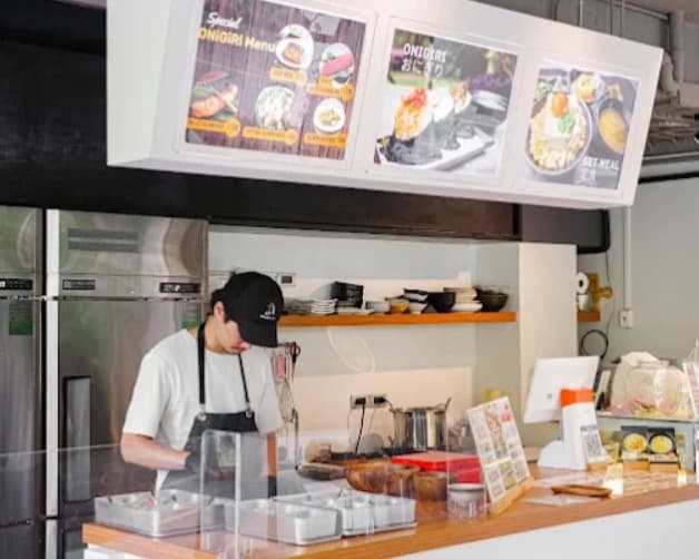 店内:組み合わせが楽しめるONiGiRi Labの店内