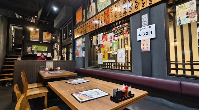 店内:グループ利用に便利な福福 Fuku Fukuのテーブル席