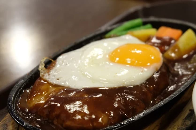 料理:溢れる肉汁が味わい深いキッチン新潟のハンバーグ