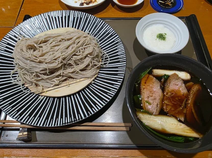 料理:コシとツヤのあるそば割烹 一芯の鴨せいろそば