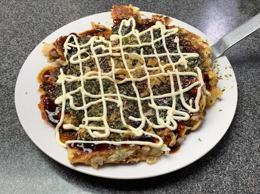 料理:日本と変わらない味わいのどんどん もんじゃ焼きのお好み焼き