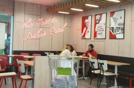 KFC BIG C ON-NUT店の店内