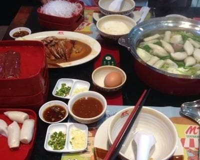 MKレストランの料理各種