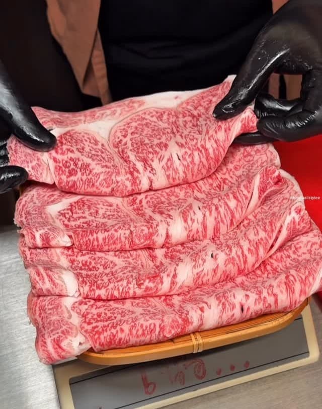 Minamoto ShabuのA5和牛しゃぶしゃぶ用スライス肉