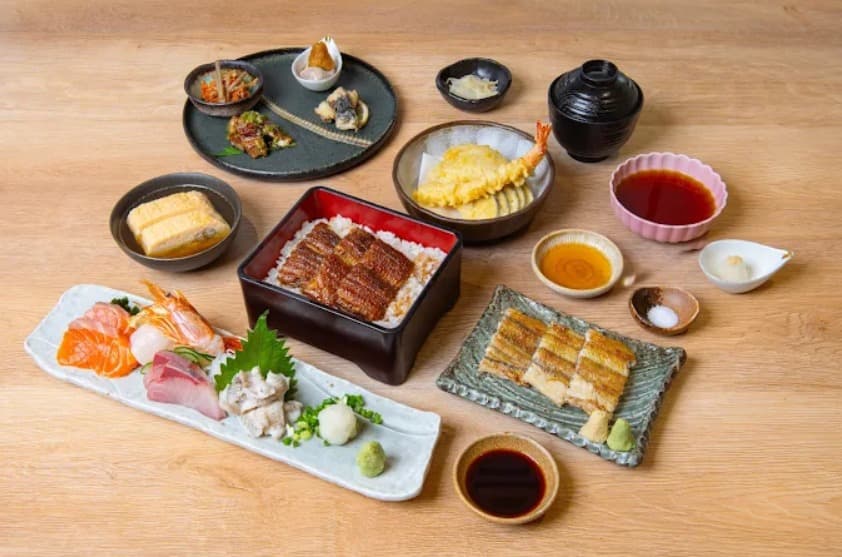 料理:天ぷら、刺身なども味わえるうなぎ四代目 菊川 エムクオーティエのメニュー