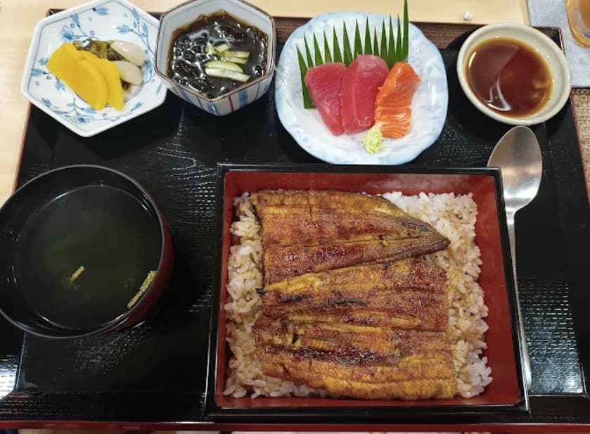 料理:丁寧に焼き上げたうなぎ さんやのうな重