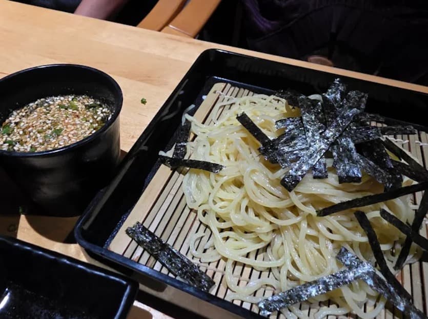 料理:さっぱりと食べられる和心ラーメンの冷やし柚子ざるそば