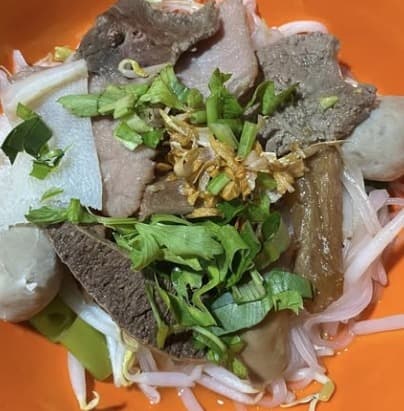 Mr. Wichai's Stewed Beef Noodlesの牛モツ入り牛肉麺