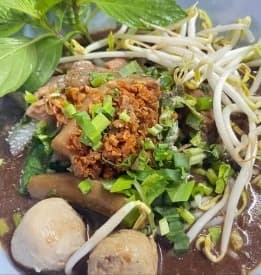 Mr. Wichai's Stewed Beef Noodlesの肉麺