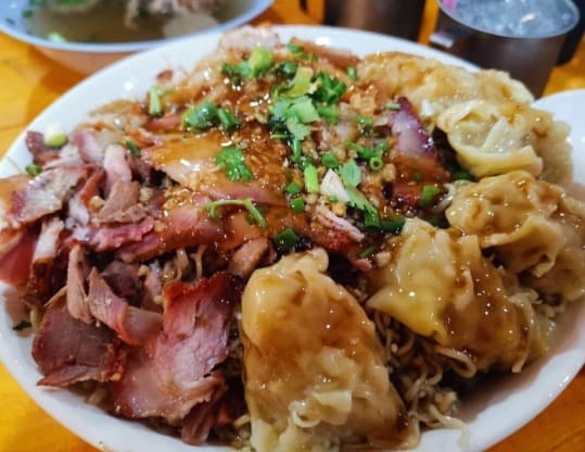 バミープラップシアン オンヌット17のバミー麺