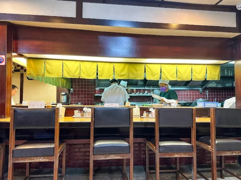 店内:一人でも利用しやすいらあめん一番のカウンター席
