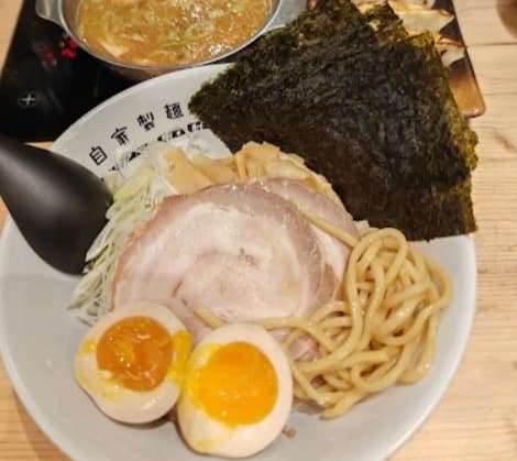 料理:濃厚スープの味わいが良いRamen Tsukemen GO GOのラーメン