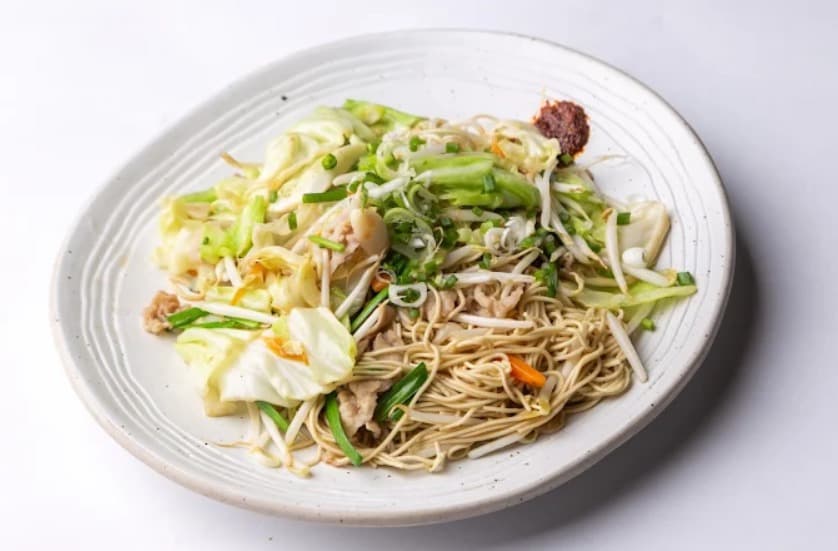 料理:一味違ったメニューも楽しめるUMA UMA 博多うま馬-Sukhumvit 39の焼きラーメン