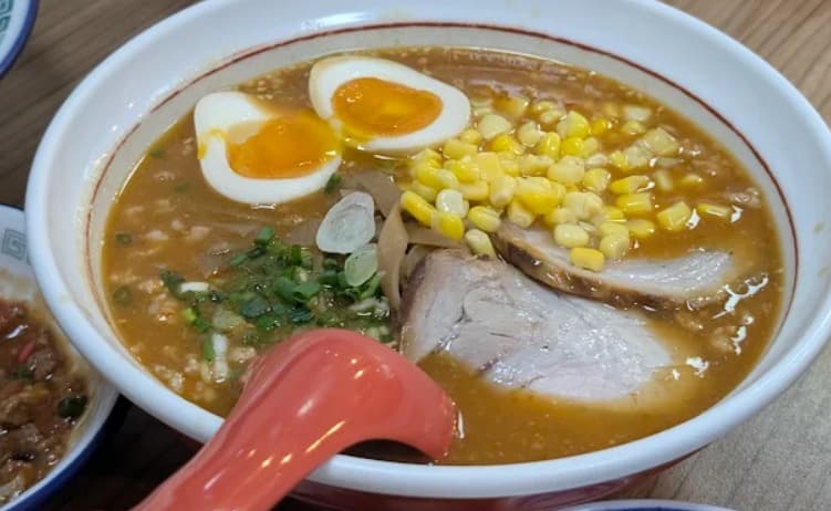 料理:毎日通っても飽きないらあめん亭 スクンビット33店の味噌らあめん