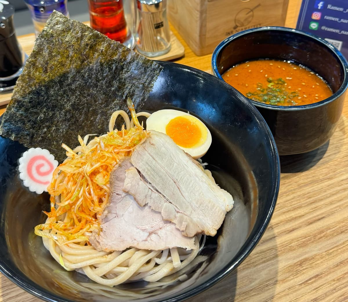 麺屋 NARUTO バンコクの辛つけ麺
